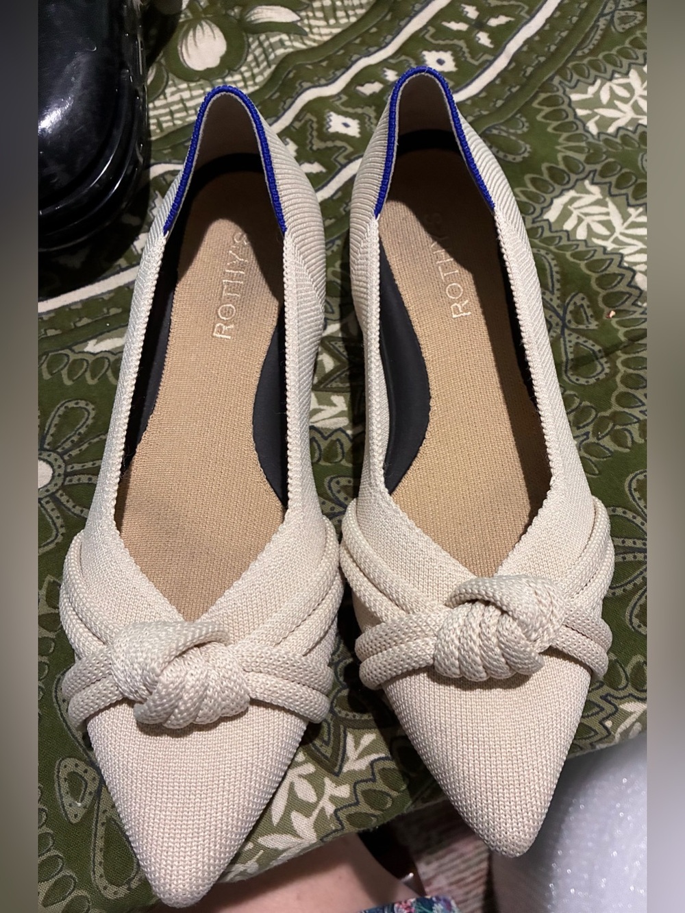 Rothy’s “The Knot 2” size 8.5 US, conch cream w/Blue Back SlipOns. EC. Not worn - Picture 2 of 11